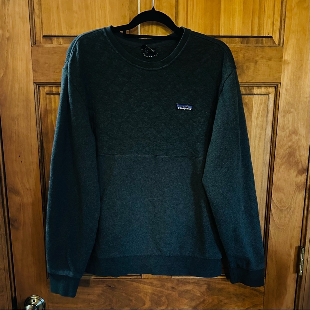 Patagonia women’s Dark Gray organic cotton Crewneck Sweater